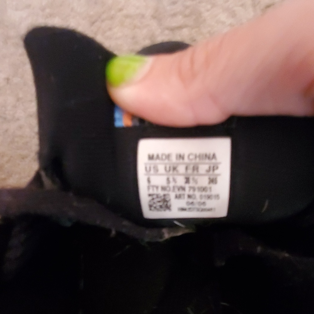 Sneakers - Picture 2 of 2